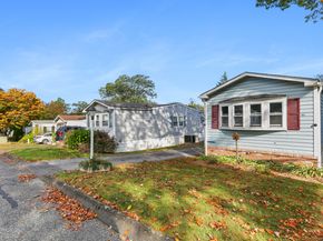 93 Woodland Park, Shelton CT 06484