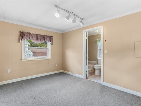 93 Woodland Park, Shelton CT 06484