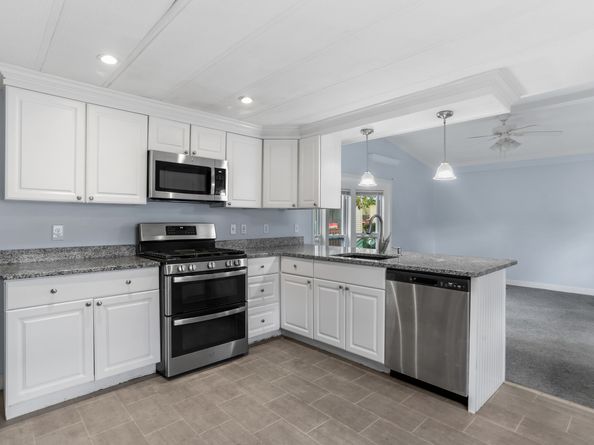 93 Woodland Park, Shelton CT 06484