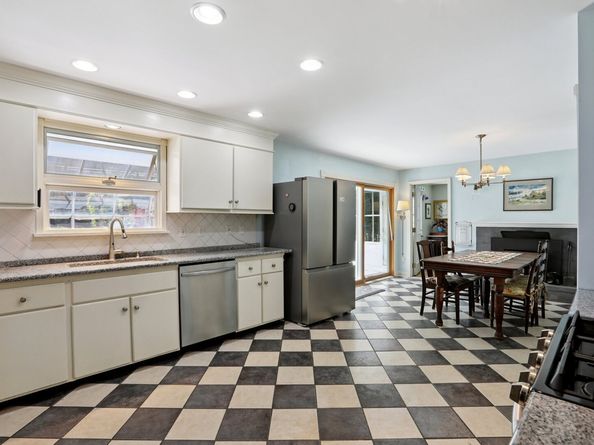 62 Walnut Hill Road, Bethel CT 06801