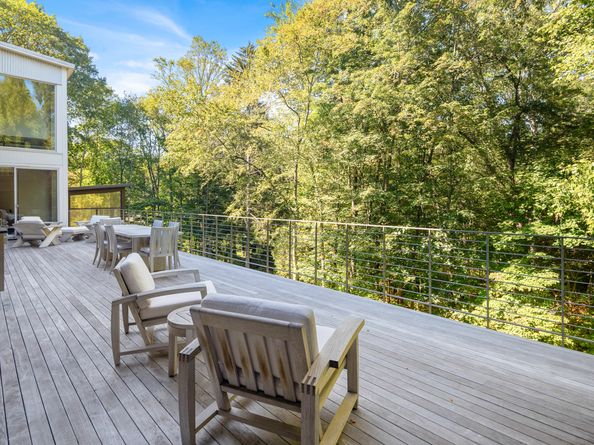 17 Brushy Hill Road, Darien CT 06820