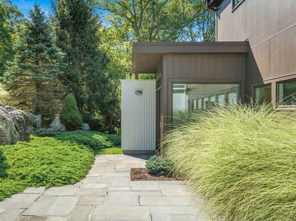 17 Brushy Hill Road, Darien CT 06820