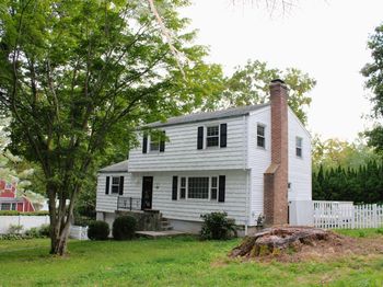 3 Woodley Lane