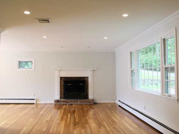 3 Woodley Lane, Norwalk CT 06851