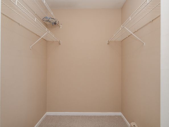 6 Essex Court 6, Brookfield CT 06804