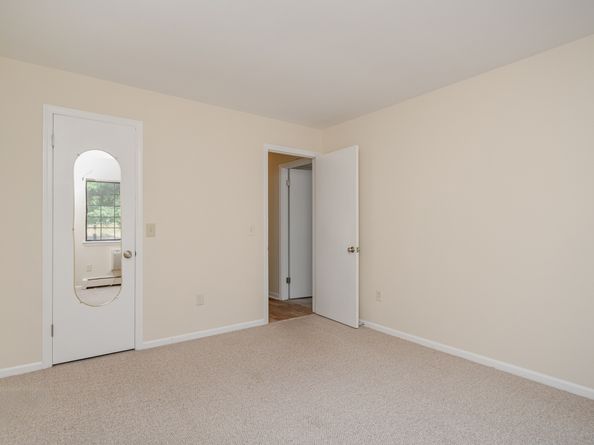 6 Essex Court 6, Brookfield CT 06804