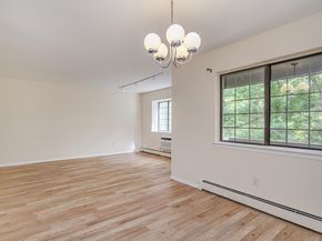 6 Essex Court 6, Brookfield CT 06804