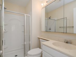 6 Essex Court 6, Brookfield CT 06804