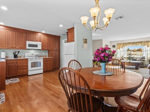 16 Katy Lane, Norwalk CT 06851