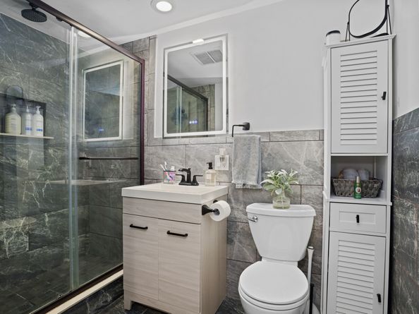 5 Hundley Court 1E, Stamford CT 06902