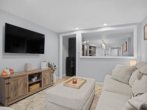 5 Hundley Court 1E, Stamford CT 06902