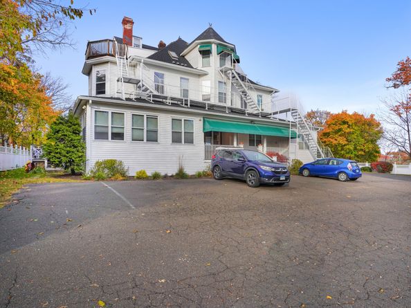 5 Hundley Court 1E, Stamford CT 06902