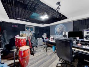 65 Clearview Drive, Bridgeport CT 06606