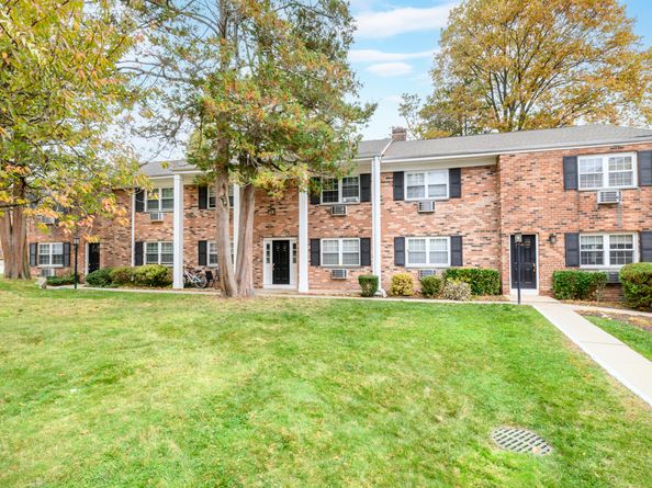 151 Courtland Avenue APT 4G, Stamford CT 06902