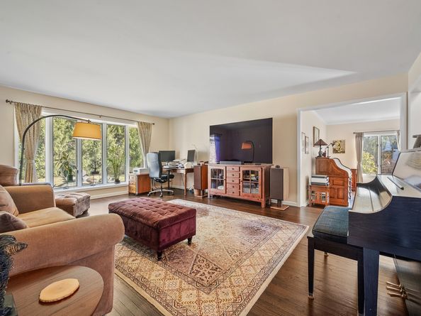 77 Aspen Lane, Stamford CT 06903