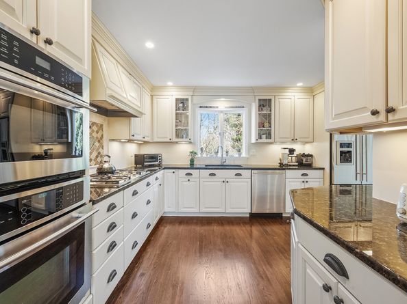 77 Aspen Lane, Stamford CT 06903