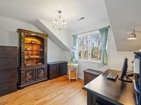 77 Aspen Lane, Stamford CT 06903