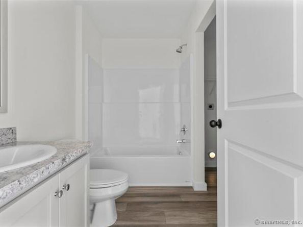  55 Sugar Street 20, Newtown CT 06470