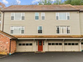 35 Village Walk 35, Wilton CT 06897