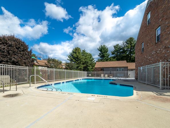 35 Village Walk 35, Wilton CT 06897