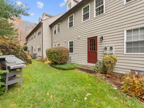 35 Village Walk 35, Wilton CT 06897