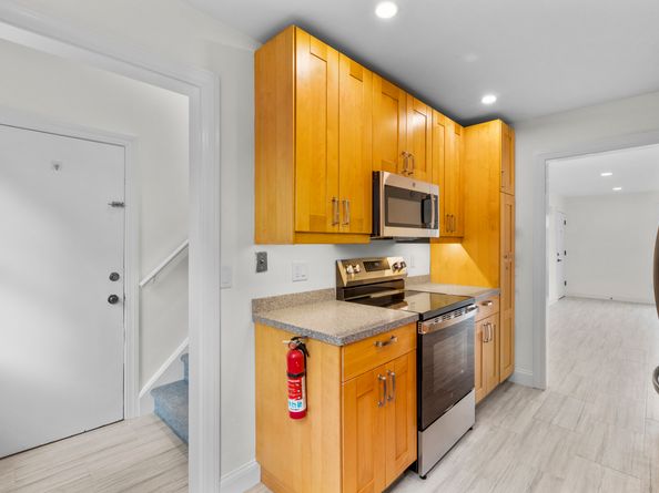 35 Village Walk 35, Wilton CT 06897