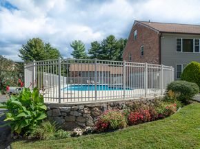 35 Village Walk 35, Wilton CT 06897