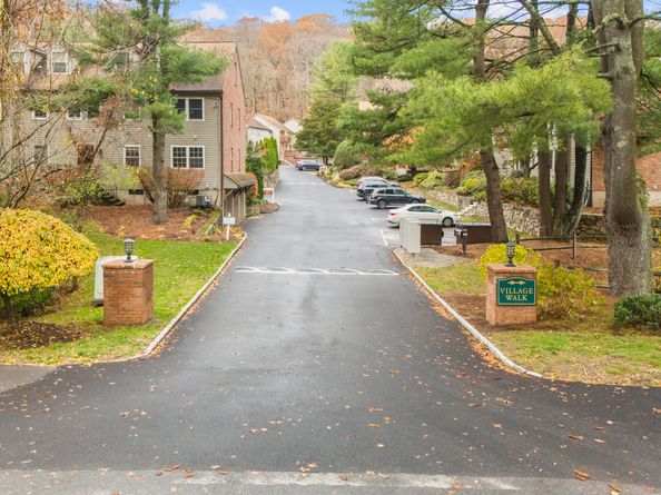 35 Village Walk 35, Wilton CT 06897