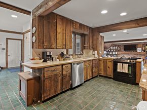 3 Holmewood Lane, New Canaan CT 06840