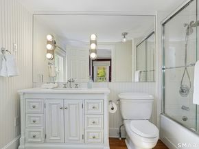 39 Park Place 39, New Canaan CT 06840