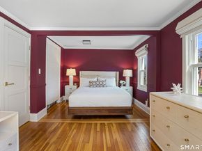 39 Park Place 39, New Canaan CT 06840