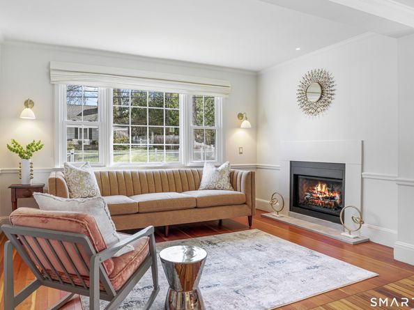 39 Park Place 39, New Canaan CT 06840