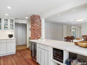 39 Park Place 39, New Canaan CT 06840