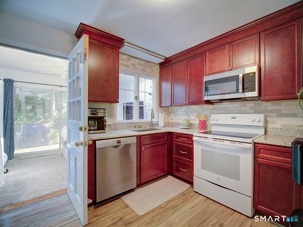 13 Douglas Drive 13, Brookfield CT 06804