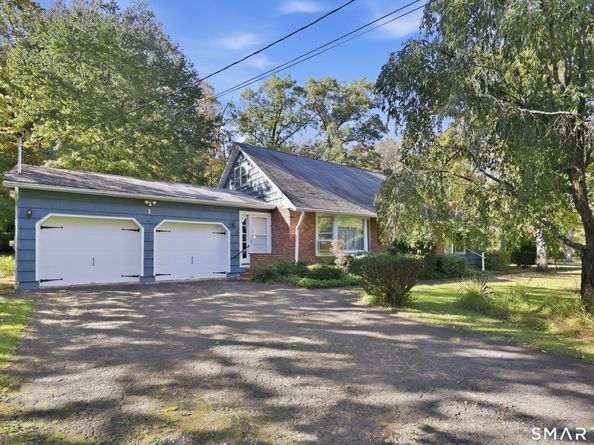 1 Knollwood Lane, New Fairfield CT 06812
