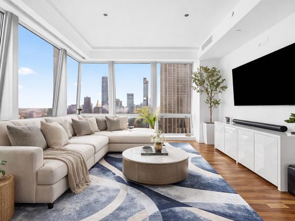 400 5th Avenue 46AB, New York NY 10018