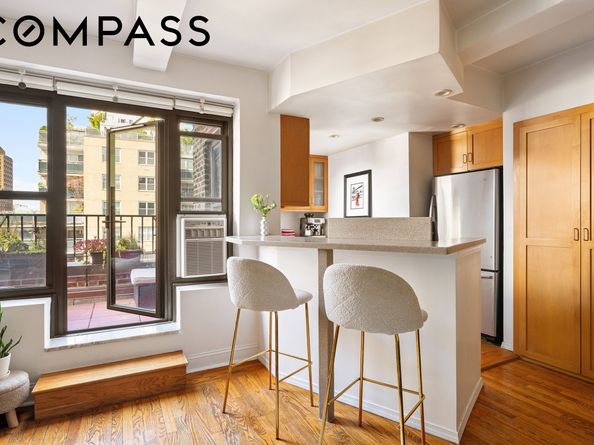 200 East 16th Street 17E, New York NY 10003