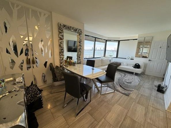 415 East 37th Street 7F, New York NY 10016