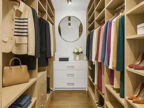 330 East 38th Street 46D, New York NY 10016