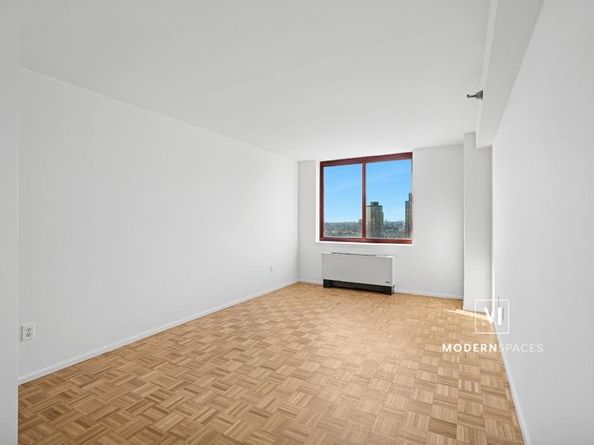 4-74 48th Avenue 35L, Queens NY 11109