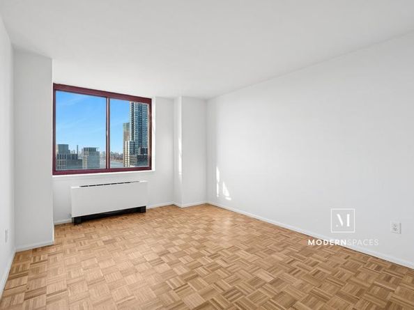 4-74 48th Avenue 35L, Queens NY 11109