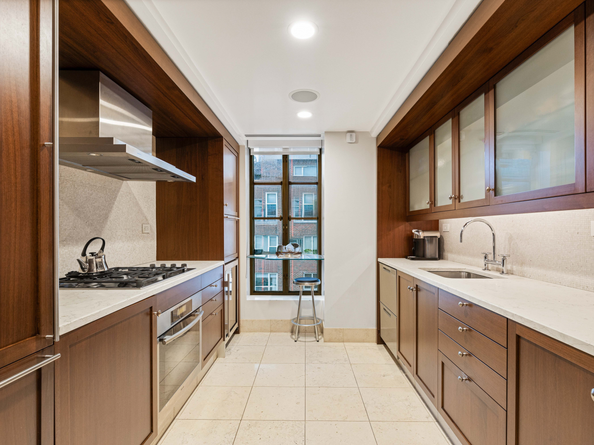 140 East 63rd Street 11A, New York NY 10065