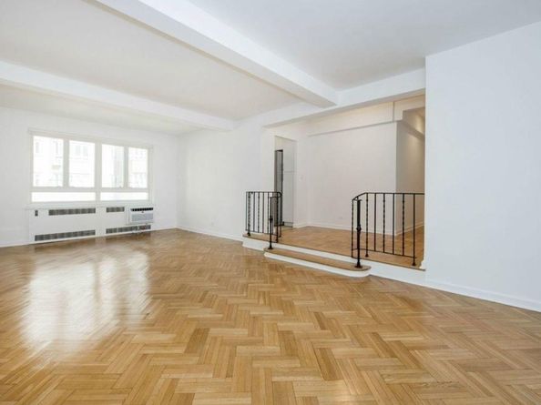 333 West 57th Street 302, New York NY 10019