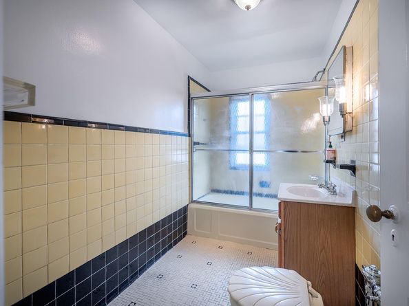 286 West 234th Street, Bronx NY 10463