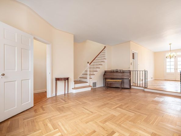 286 West 234th Street, Bronx NY 10463