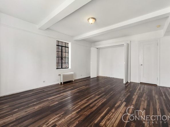 45 Tudor City Place 1517, New York NY 10017