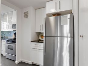 165 West 66th Street 17H, New York NY 10023