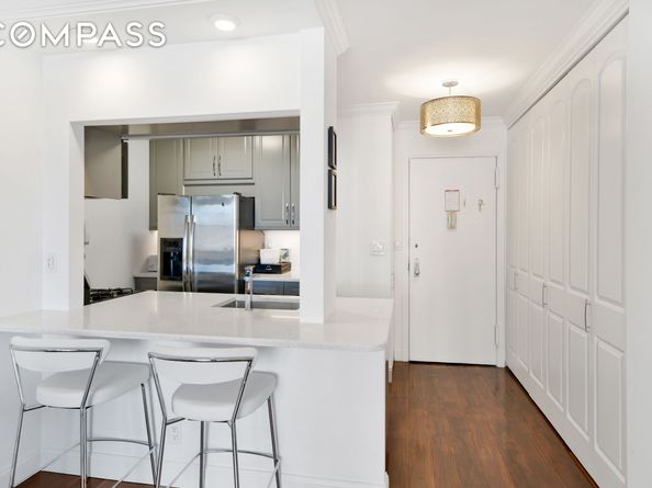 400 East 54th Street 26D, New York NY 10022