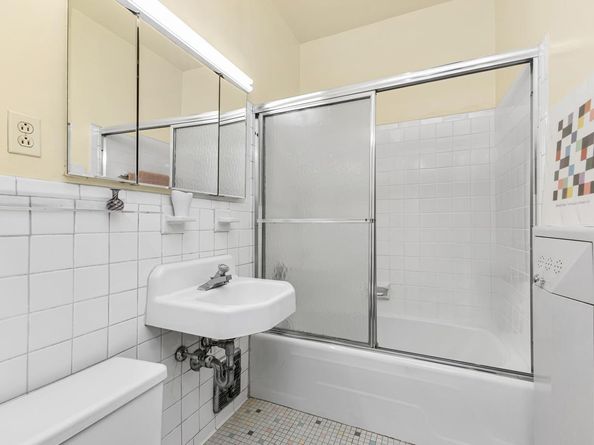 301 East 48th Street 17F, New York NY 10017