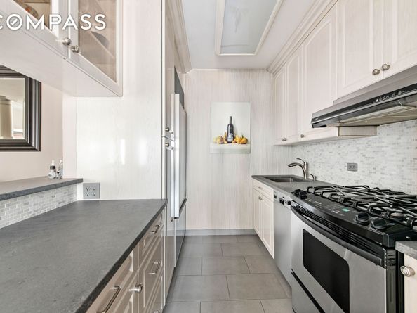 400 East 56th Street 22G, New York NY 10022